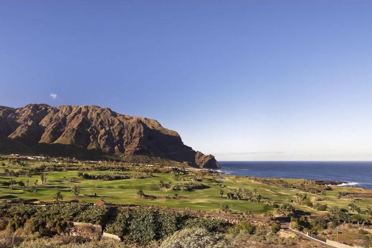 The cliffside fairways of Buenavista Golf