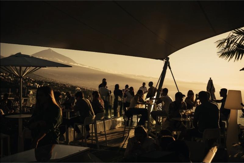 Sunset over the terrace at La Baranda with Teide in view